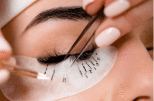 How to Safely Remove Eyelash Extensions: Lash Remover 101